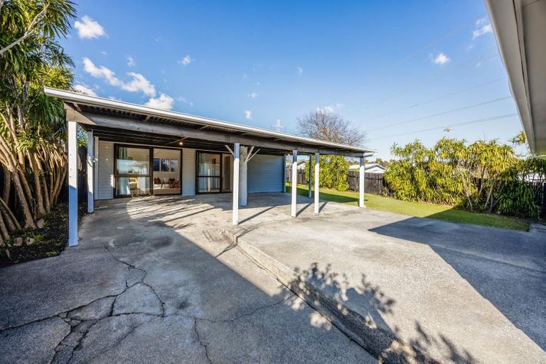 Photo of property in 52 Zelda Avenue, Clover Park, Auckland, 2023