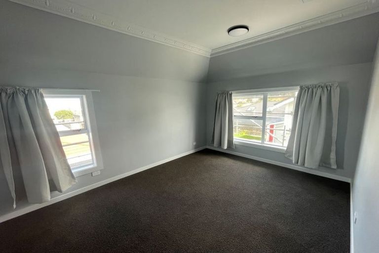 Photo of property in 42b Apu Crescent, Lyall Bay, Wellington, 6022