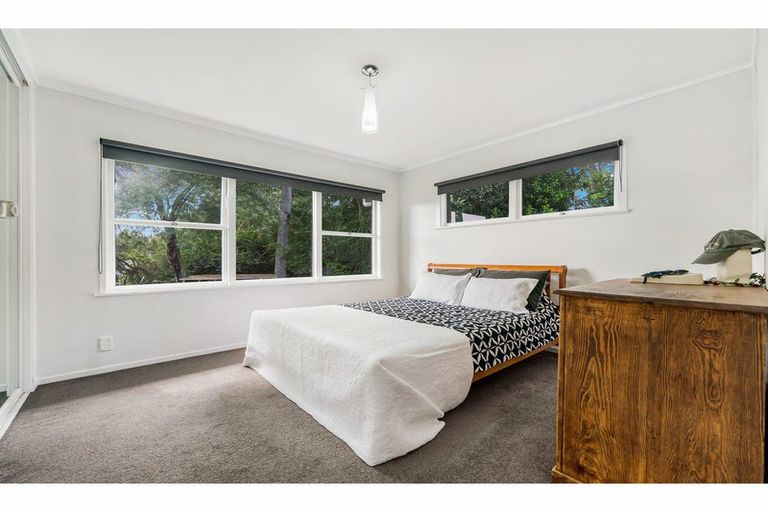 Photo of property in 12 Havelle Avenue, Titirangi, Auckland, 0604
