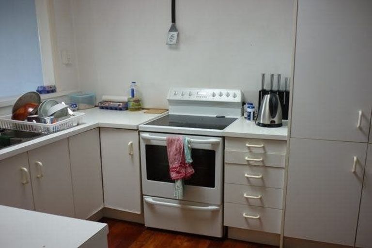 Photo of property in 84 Ocean View Road, Northcote, Auckland, 0627