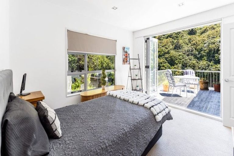 Photo of property in 2/17 Blackbridge Road, Wadestown, Wellington, 6012