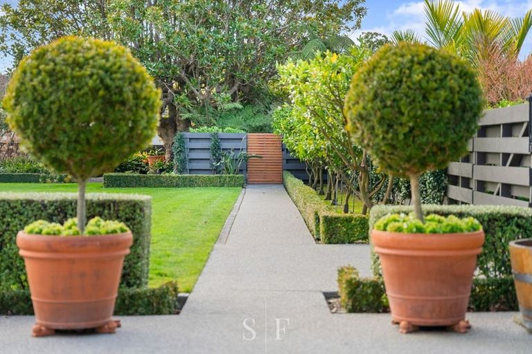 Photo of property in 8 Ngarara Road, Waikanae, 5036