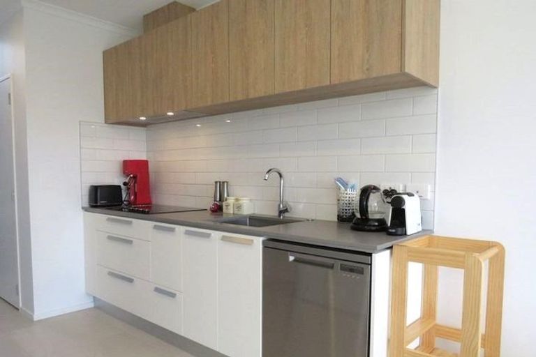 Photo of property in 20 Gilbert Hall Way, Swanson, Auckland, 0614