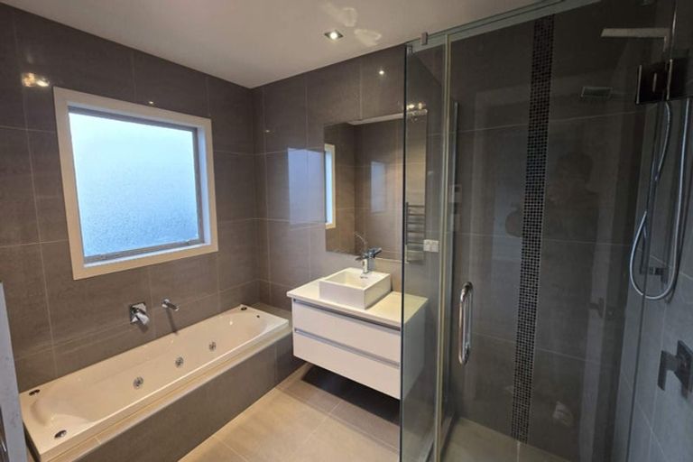 Photo of property in 34 Leburn Crescent, Flat Bush, Auckland, 2016