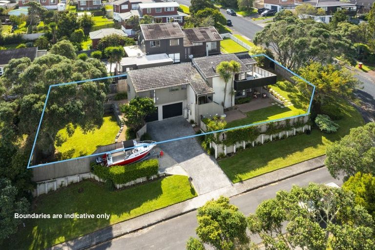 Photo of property in 1 Busbridge Place, Hillcrest, Auckland, 0627