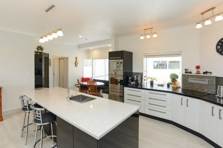 Photo of property in 20a Busby Hill, Havelock North, 4130