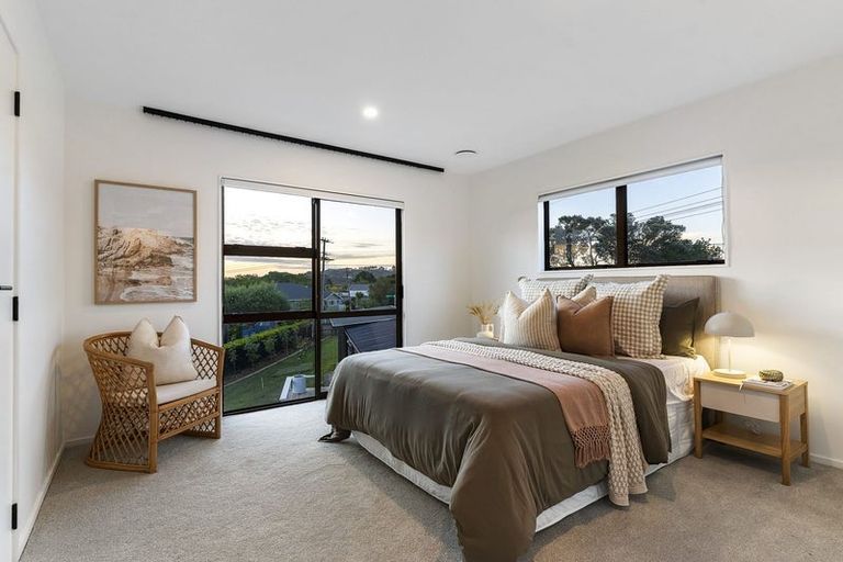 Photo of property in 1 Tauhinu Road, Greenhithe, Auckland, 0632