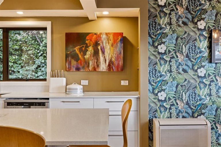 Photo of property in 60 Burnside Crescent, Burnside, Christchurch, 8053