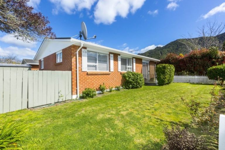 Photo of property in 1/9 Denver Grove, Totara Park, Upper Hutt, 5018