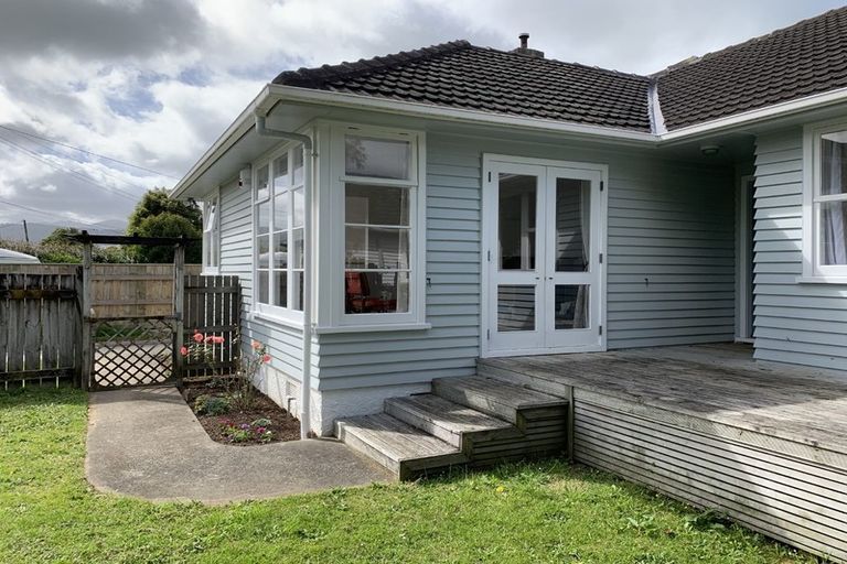 Photo of property in 28 Saint Annes Street, Levin, 5510