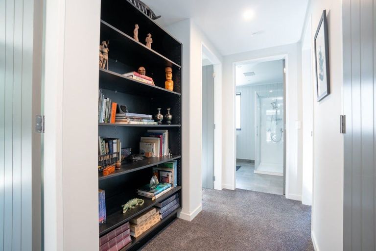 Photo of property in 6 Pukatea Close, Raumati Beach, Paraparaumu, 5032