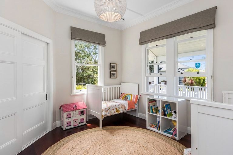 Photo of property in 58 Princes Street, Northcote Point, Auckland, 0627