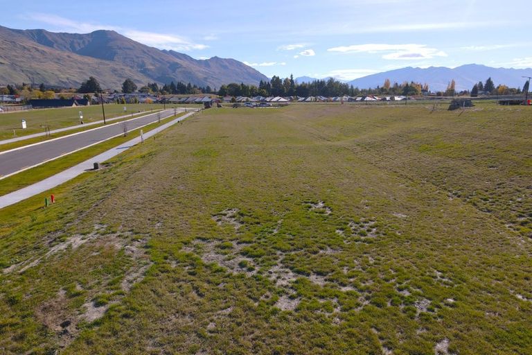 Photo of property in 2 Mason Street, Wanaka, 9305