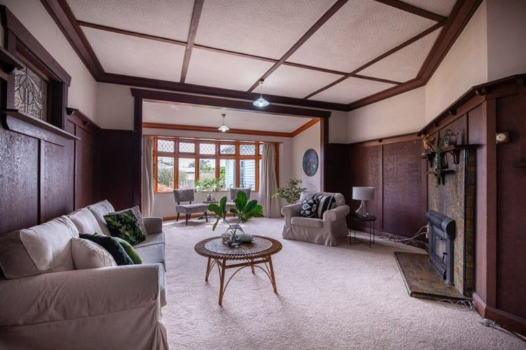 Photo of property in 39 Waiwaka Terrace, Strandon, New Plymouth, 4312