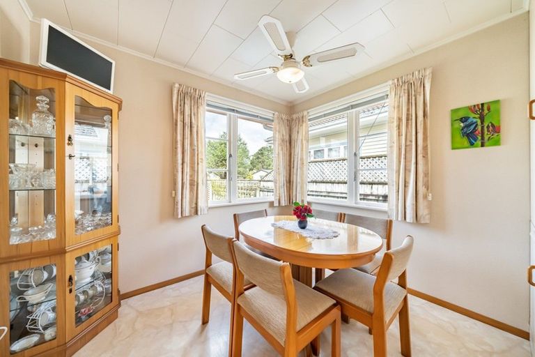 Photo of property in 28 Golf Road, Manor Park, Lower Hutt, 5019