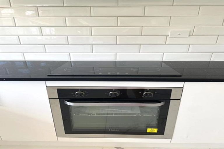 Photo of property in 21 Woodview Rise, Botany Downs, Auckland, 2010