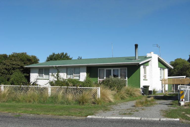 Photo of property in 16 Carston Street, Leeston, 7632
