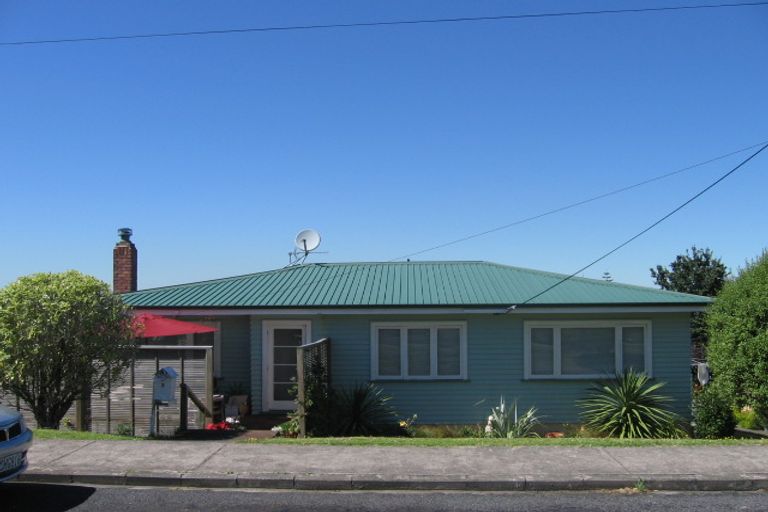 Photo of property in 3 Currey Crescent, Milford, Auckland, 0620