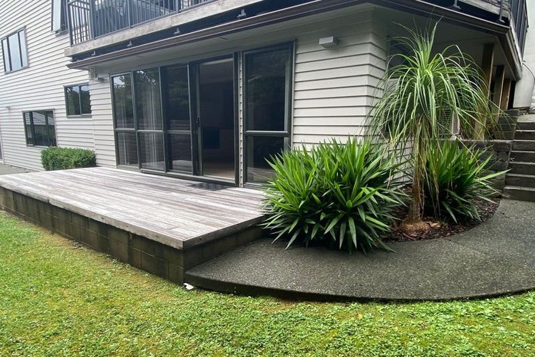 Photo of property in 9 Nottingham Place, Northcross, Auckland, 0630