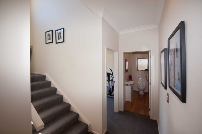 Photo of property in 43 Erlestoke Crescent, Churton Park, Wellington, 6037