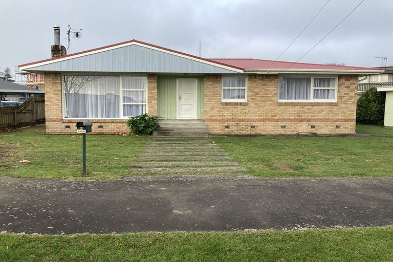 Photo of property in 4 Tralee Place, Hillcrest, Hamilton, 3216