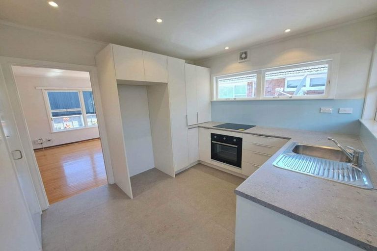 Photo of property in 3/87 Lake Road, Belmont, Auckland, 0622