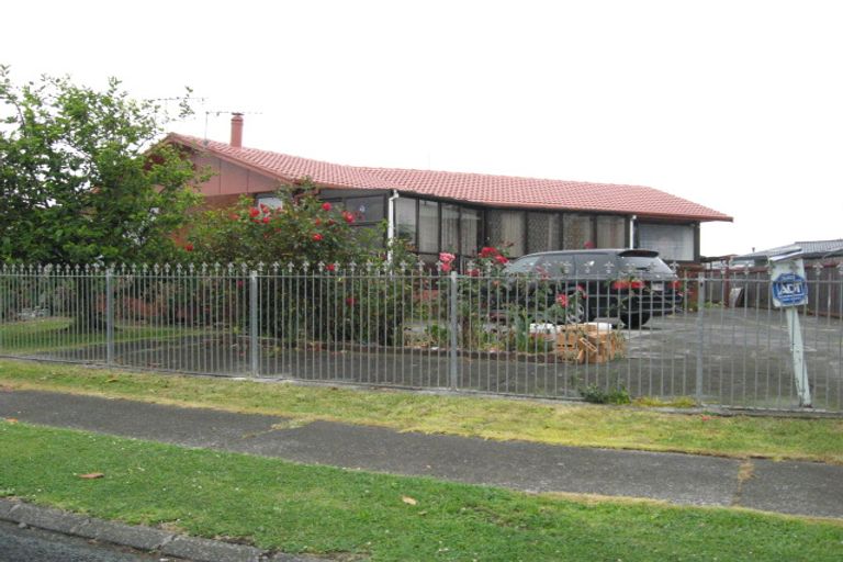 Photo of property in 26 Comet Crescent, Mangere, Auckland, 2022