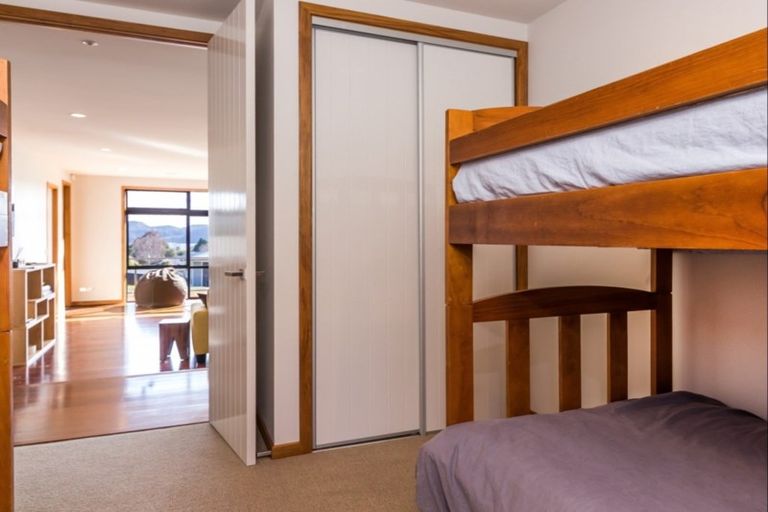 Photo of property in 6 Kestrel Lane, Kinloch, Taupo, 3377