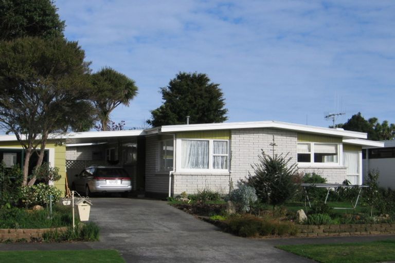 Photo of property in 4 Rakino Place, Awapuni, Palmerston North, 4412