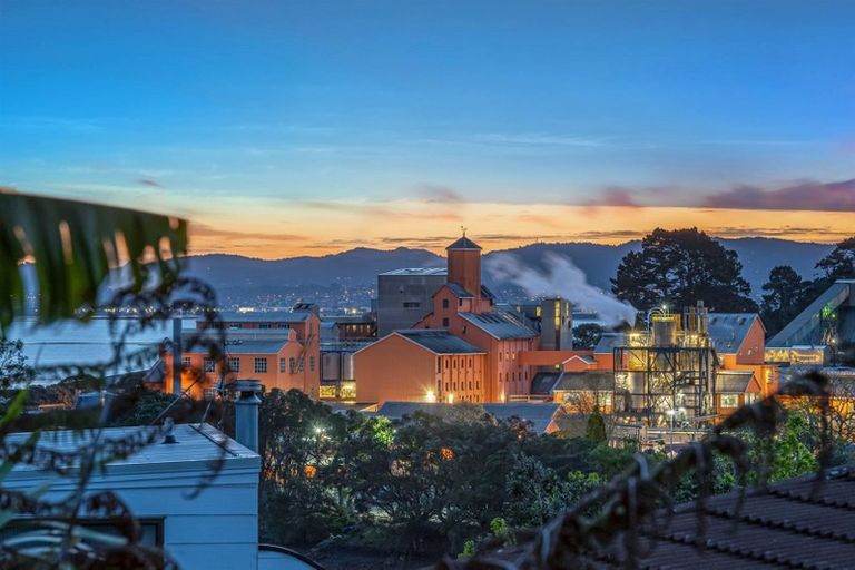 Photo of property in 1/15 Telephone Road, Birkenhead, Auckland, 0626