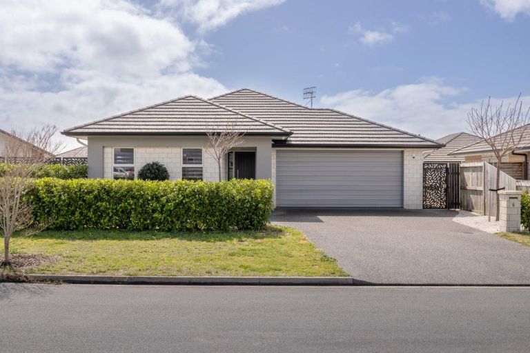 Photo of property in 6 Fuller Street, Papamoa Beach, Papamoa, 3118