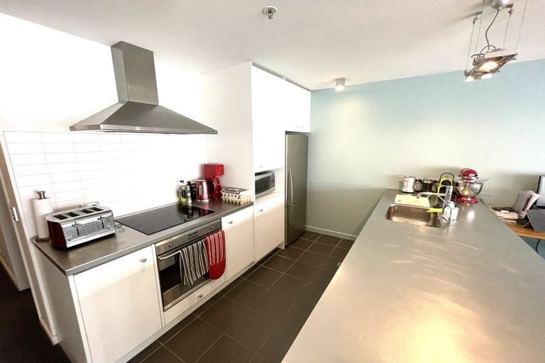 Photo of property in Montreaux Apartments, 5i/164 The Terrace, Wellington Central, Wellington, 6011