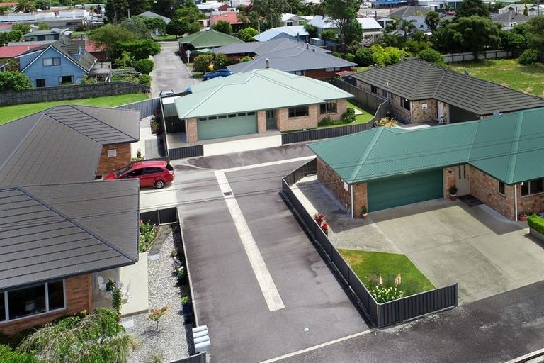 Photo of property in 100 Queen Street, Westport, 7825