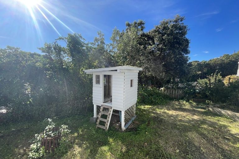 Photo of property in 143 Seatoun Heights Road, Miramar, Wellington, 6022