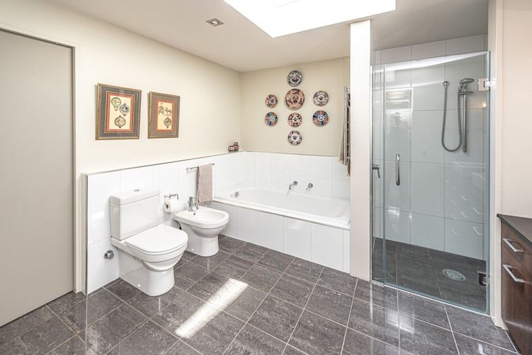 Photo of property in 26 Hipango Terrace, Durie Hill, Whanganui, 4500