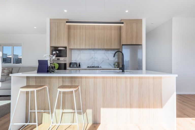 Photo of property in 30 Hokioi Drive, Kenepuru, Porirua, 5022