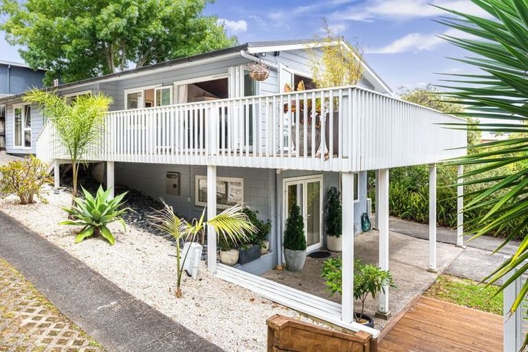Photo of property in 1/6a Sunnynook Road, Sunnynook, Auckland, 0620