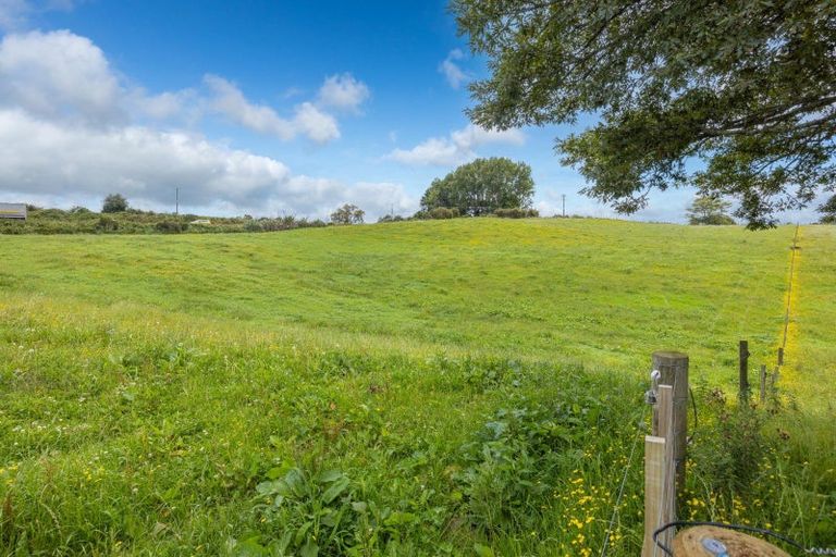 Photo of property in 2 Pine Road, Ngunguru, Whangarei, 0173