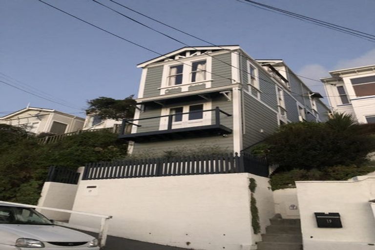 Photo of property in 17 Shannon Street, Mount Victoria, Wellington, 6011