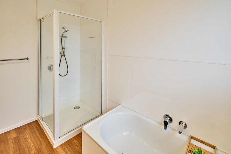 Photo of property in 35 Eruini Street, Waikanae Beach, Waikanae, 5036