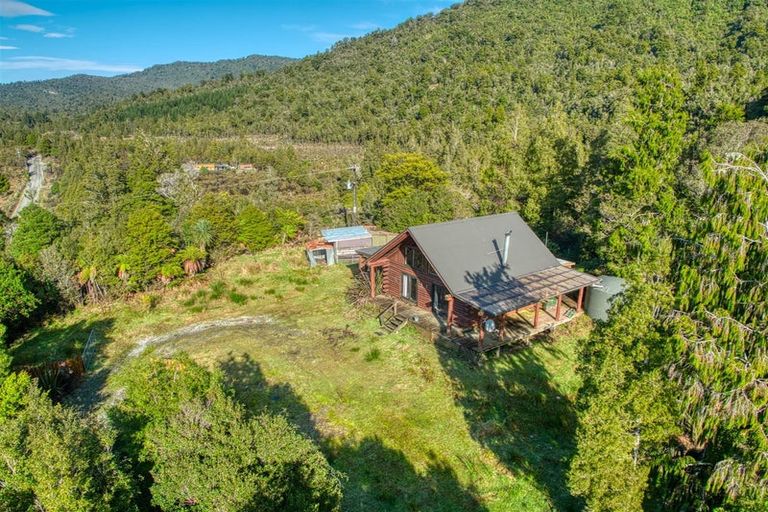 Photo of property in 260 Omoto Valley Road, Kaiata, Greymouth, 7805