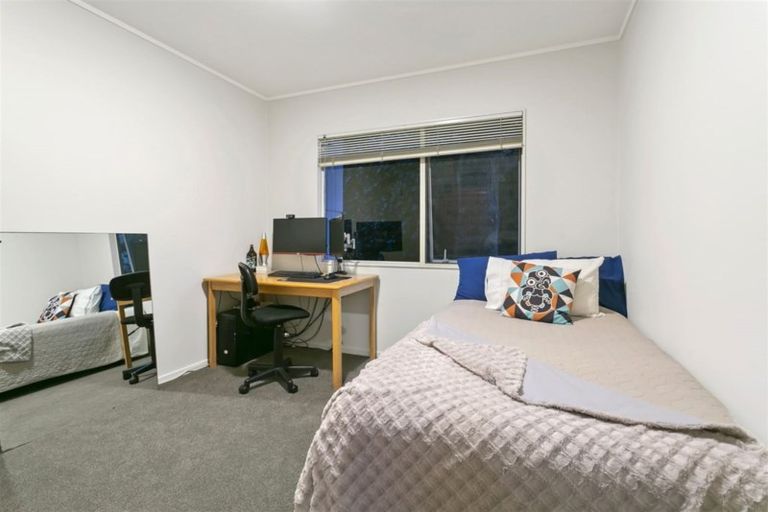 Photo of property in 2/74 Braemar Road, Castor Bay, Auckland, 0620