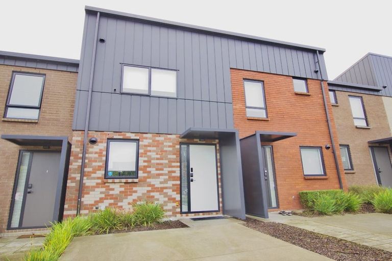 Photo of property in 26 Kotuitui Street, Manukau, Auckland, 2104