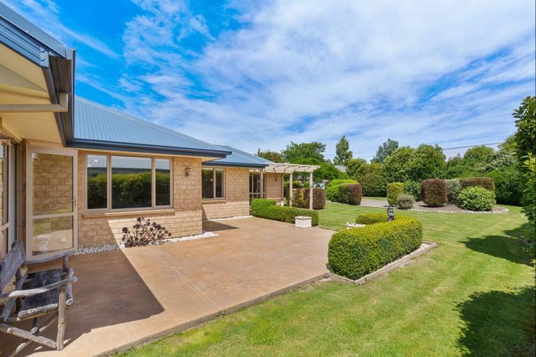 Photo of property in 72 Rotherham Drive, West Melton, 7618