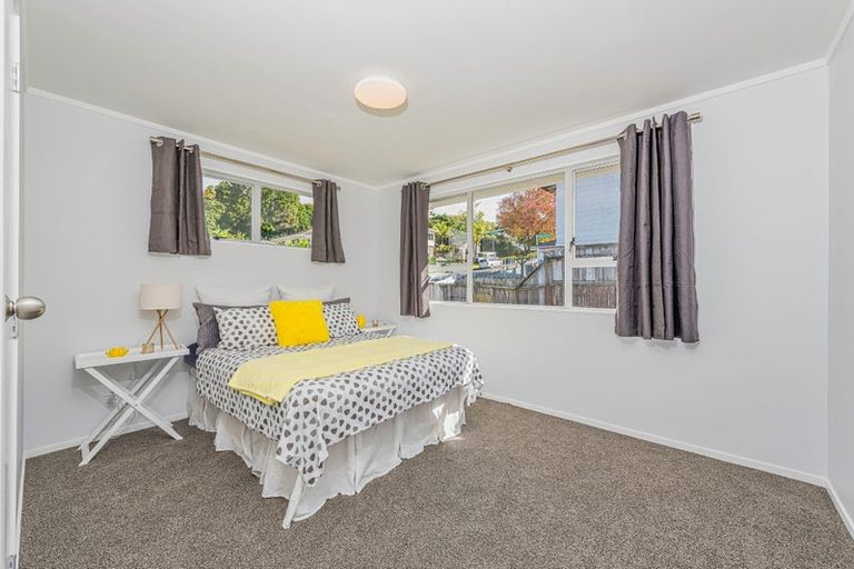 Photo of property in 1/26 Kemp Road, Massey, Auckland, 0614