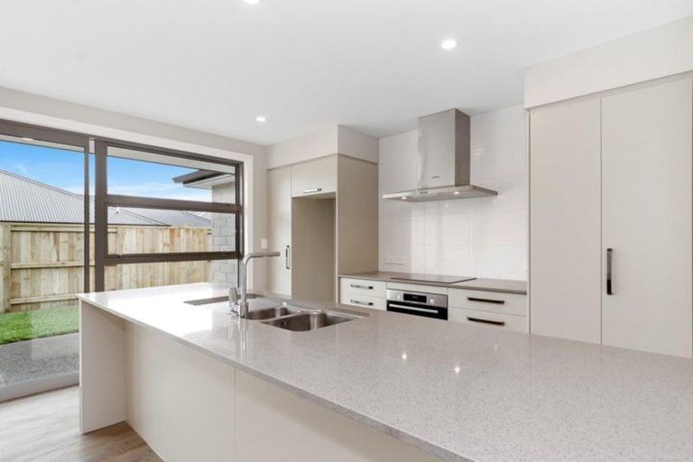 Photo of property in 21 Whakaturou Crescent, Pyes Pa, Tauranga, 3112