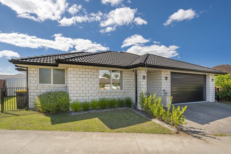 Photo of property in 27 Waterside Drive, Pyes Pa, Tauranga, 3112