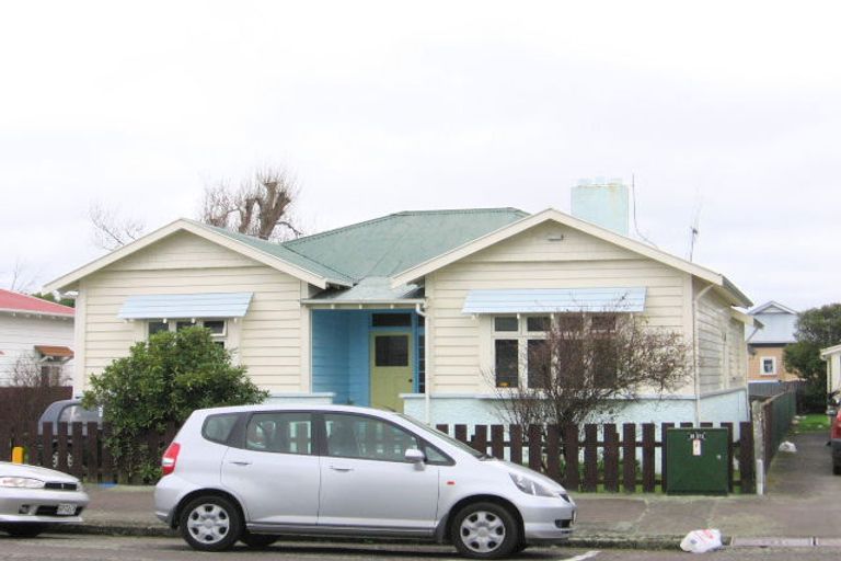 Photo of property in 19 Oxford Street, Hokowhitu, Palmerston North, 4410