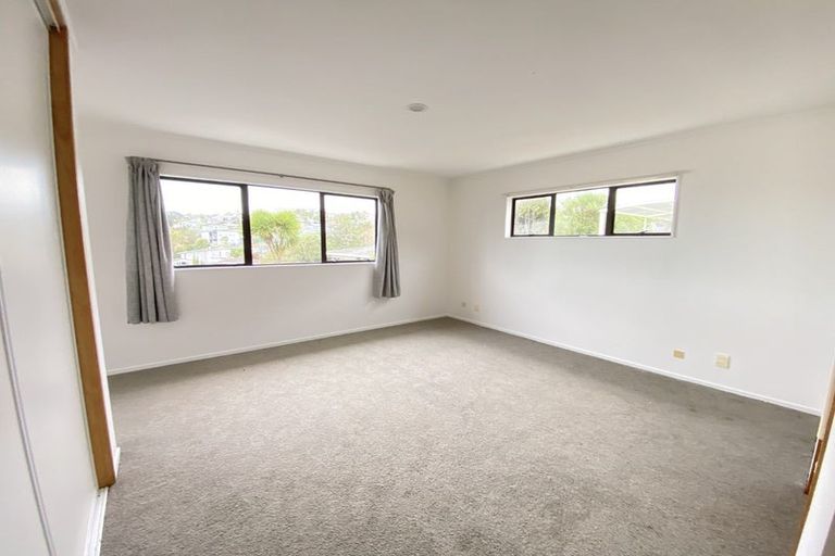 Photo of property in 23a Korotaha Terrace, Rothesay Bay, Auckland, 0630