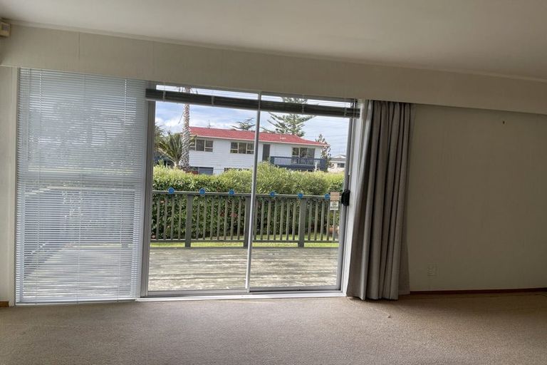 Photo of property in 336 Royal Road, Massey, Auckland, 0614